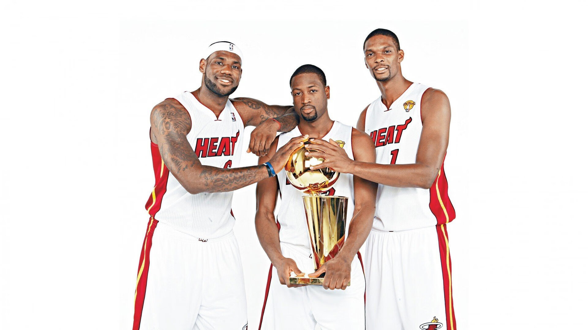 “英超争冠战日趋激烈，榜首球队压力山大”，英超争冠形势